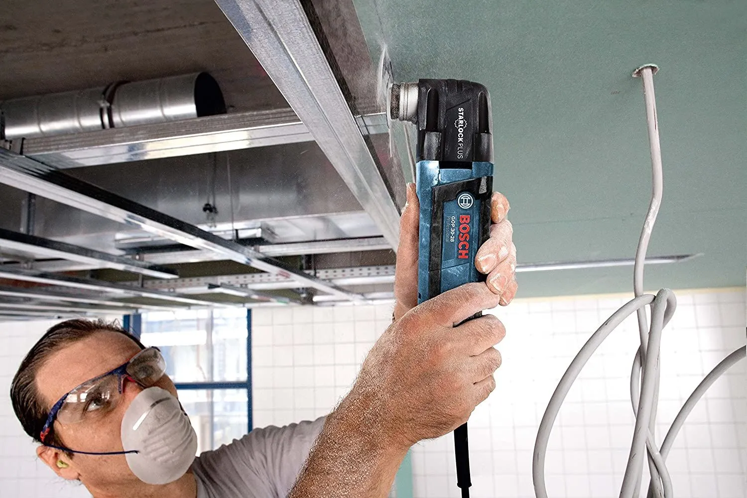 Bosch GOP 30-28 Multitool + 16 Delige Accessoireset In L-Boxx - 300W - 0601237000 5 Bosch GOP 30-28 Multitool + 16 Delige Accessoireset In L-Boxx - 300W - 0601237000 - Afbeelding 5